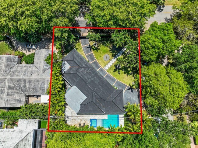 Building Photo - 711 Sunset Dr