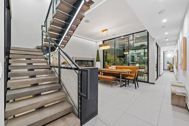 Building Photo - 838 California Ave