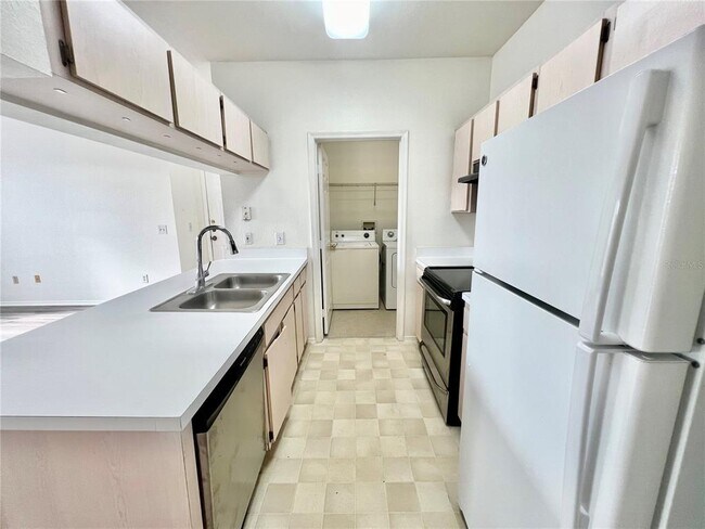 Building Photo - 13025 Sanctuary Cove Dr