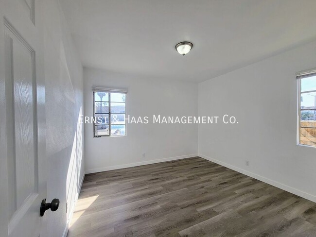 Building Photo - Lovely 1 Bedroom Apartment with Fresh Pain...