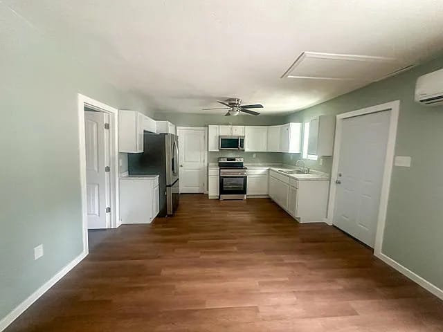 Building Photo - 1835 W Chestnut St