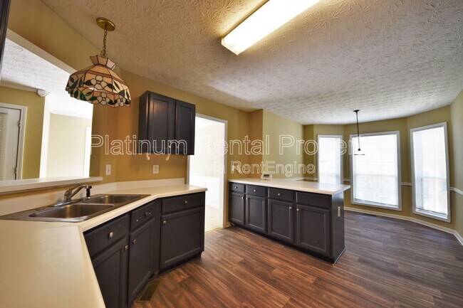 Building Photo - 950 Hillary Ln