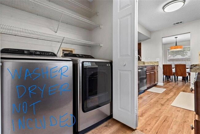 Building Photo - 2468 Gulf Breeze Cir
