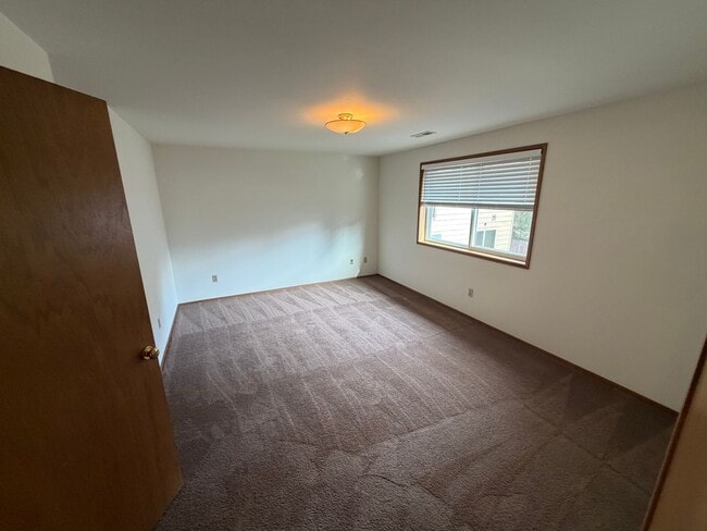 Building Photo - Bothell House in the heart of Bothell for ...