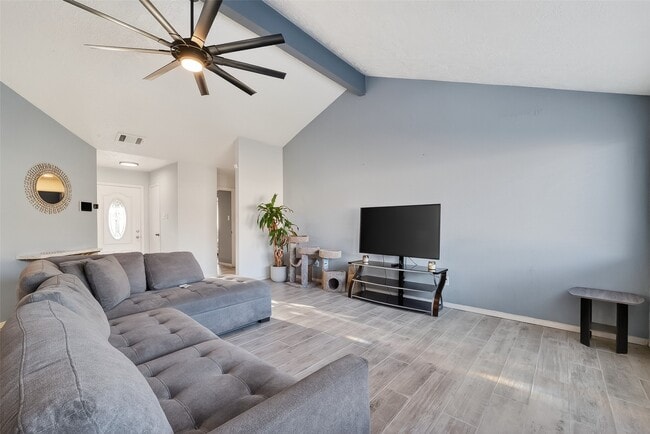 Building Photo - 2410 Colonial Ridge Dr