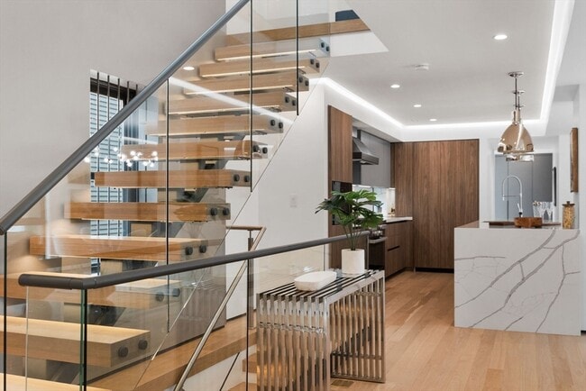 Building Photo - 80 Alpine St