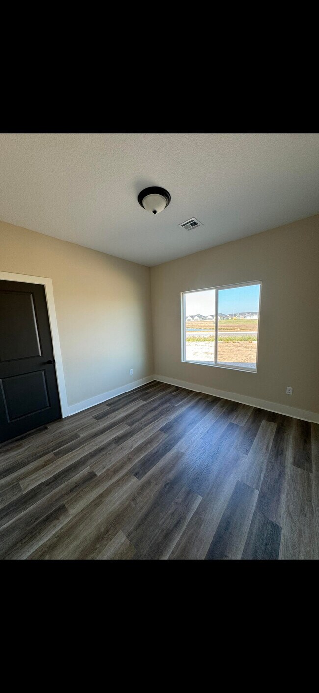 Building Photo - 812 Trails End Ct