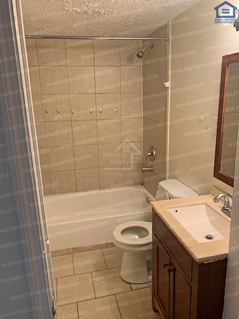 Building Photo - 3015 Sunset Ave