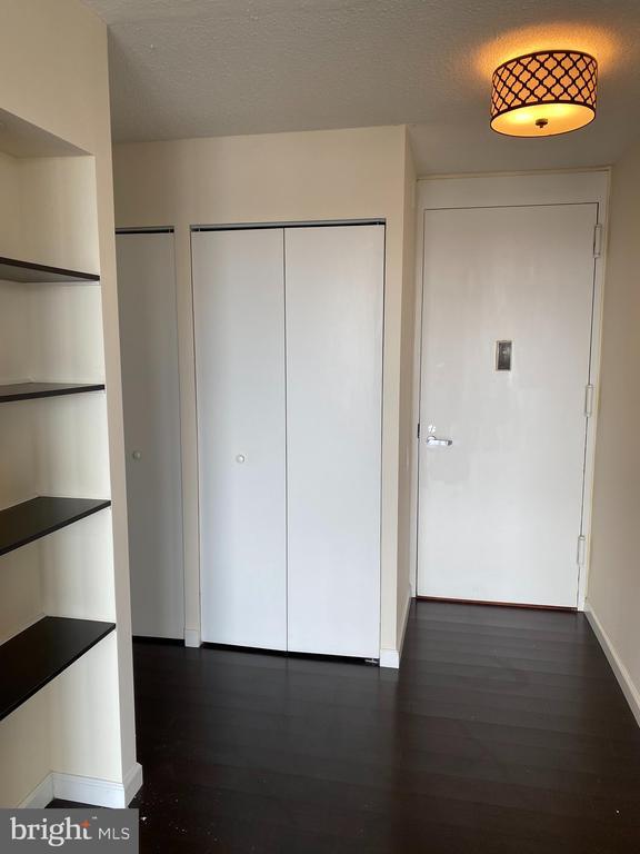 Building Photo - 1326 Spruce St