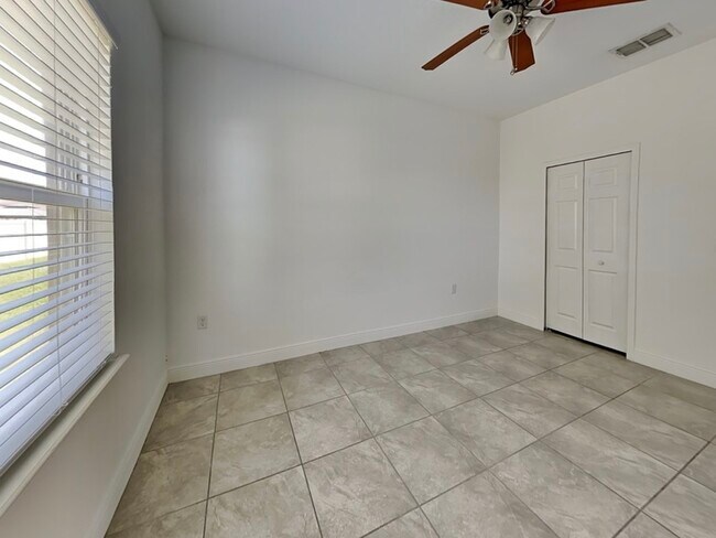 Building Photo - 356 Elderberry Ct