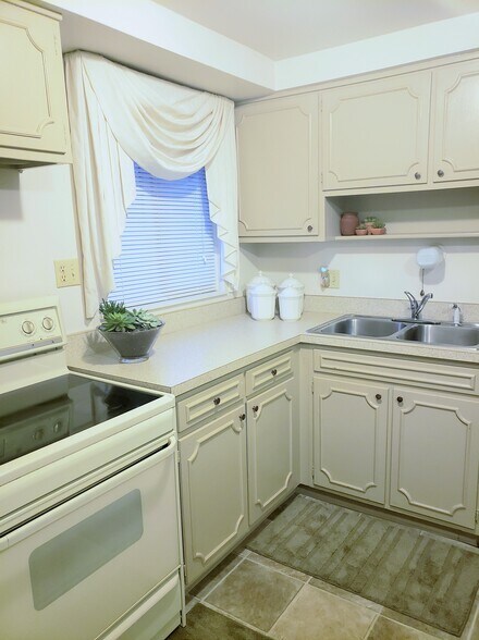 Kitchen - 3369 Maize Rd