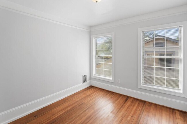 Building Photo - 2842 Bon Air Ave