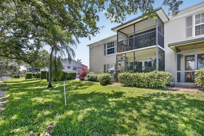 Building Photo - 9101 Jacaranda Ln