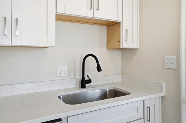 Building Photo - 1654 Ashland Ave