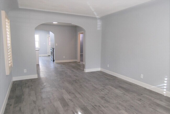 Building Photo - BB LLC - Savona Walk