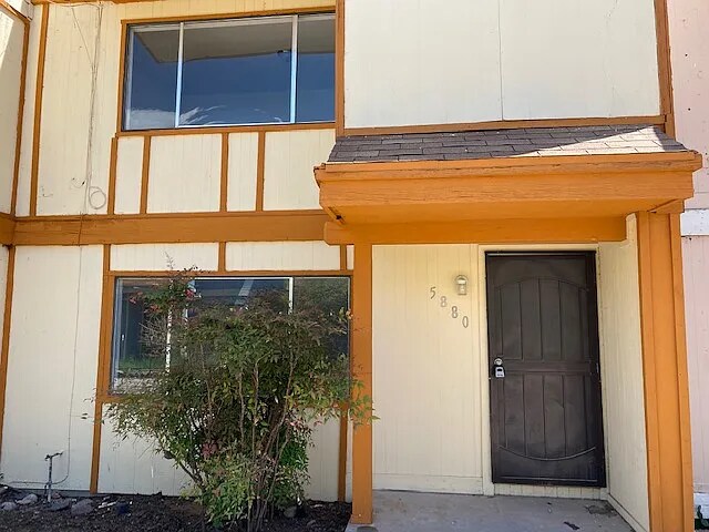 Primary Photo - 5880 S Del Moral Blvd