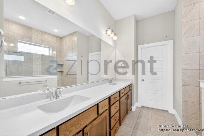 Building Photo - 2900 Blf Crk Dr