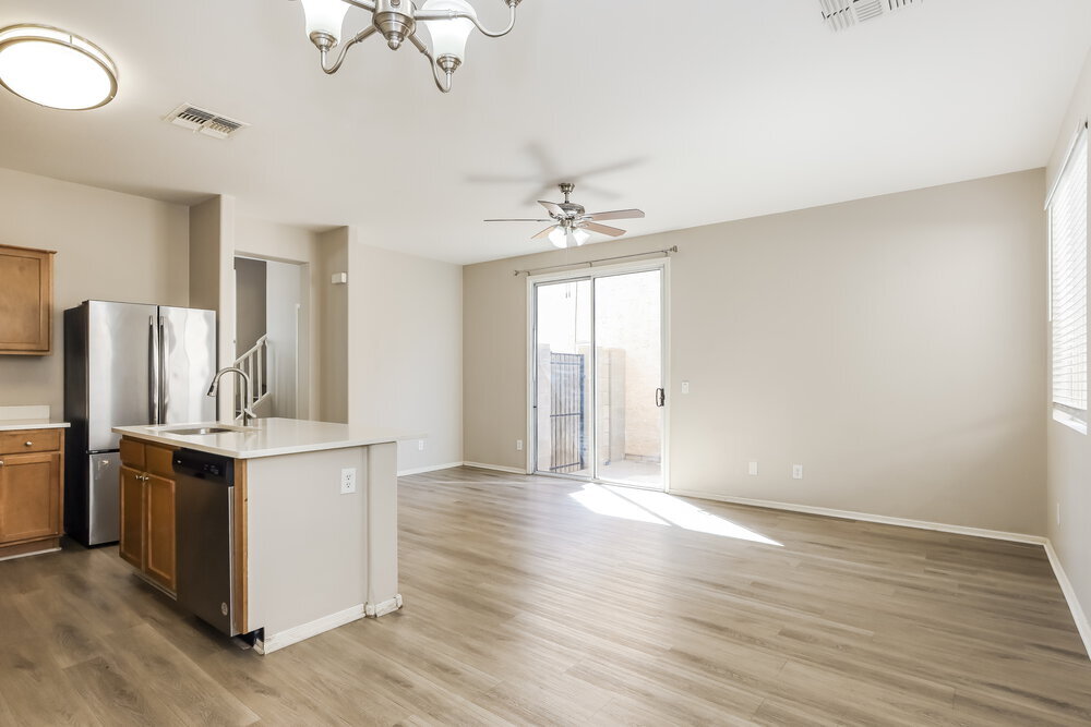 Building Photo - 5208 W Warner St