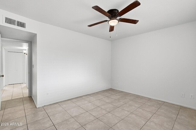Building Photo - 4731 W Paradise Ln