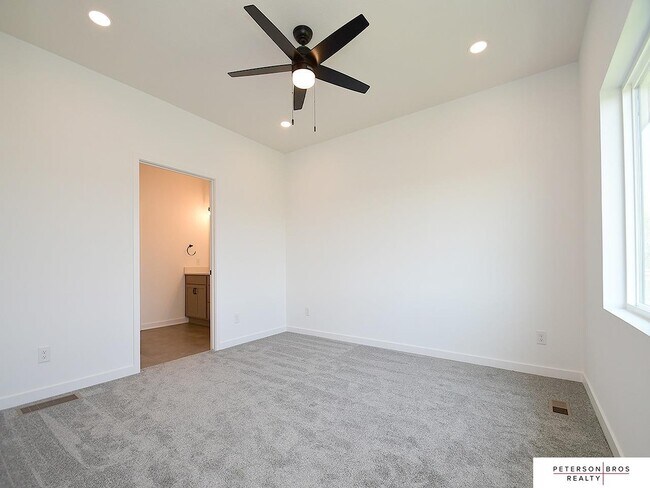 Building Photo - 14806 Bruning St