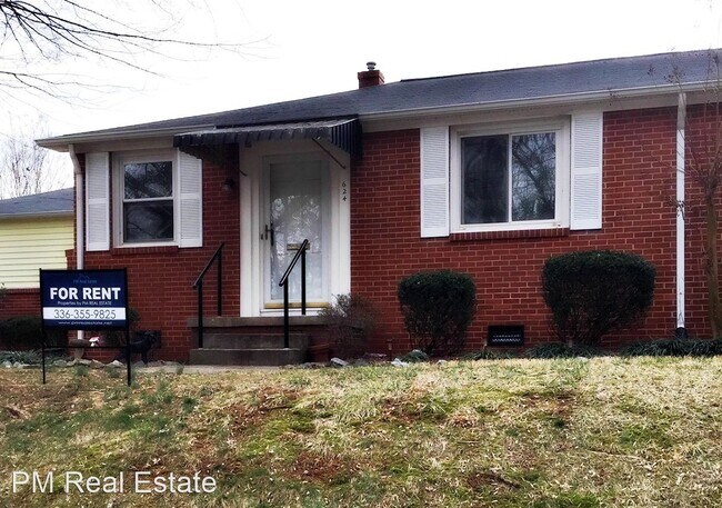 Primary Photo - 2 br, 1 bath House - 624 North Tremont Drive.