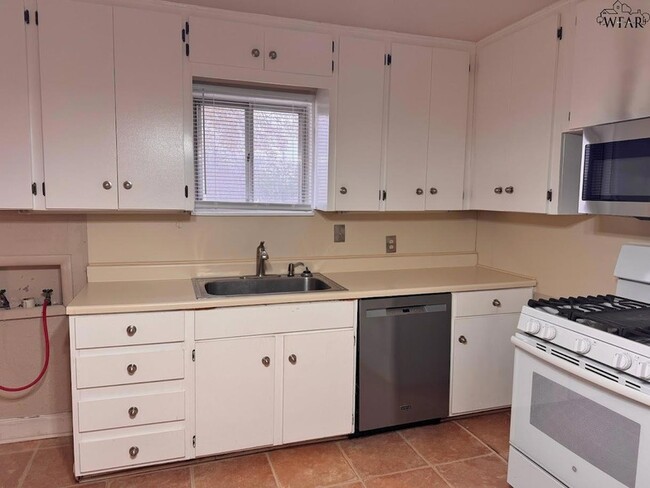 Building Photo - 4715 Coronado Ave