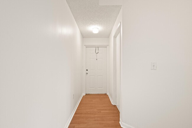 Building Photo - 6960 SW 39th St