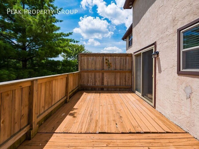 Building Photo - 2017 Queensgate Ln