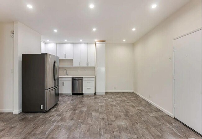 Building Photo - 1440 Veteran Ave