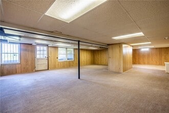 Building Photo - 460 Stone Rd