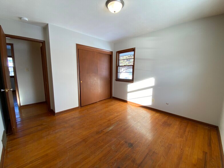 Building Photo - 5425 NW 66th Ave