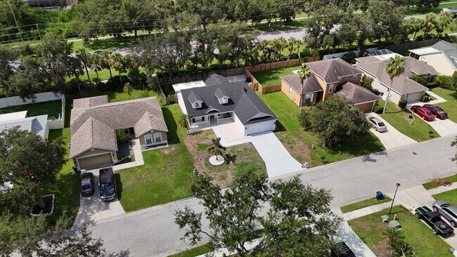 Building Photo - 4026 Banbury Cir