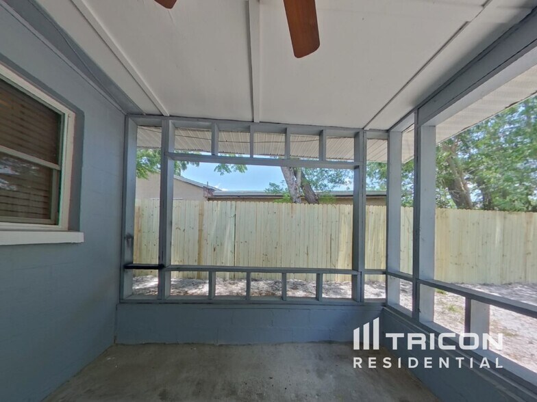 Building Photo - 131 E Virginia Ln