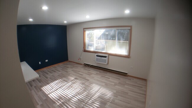 Building Photo - 1130 Dunlop Ave