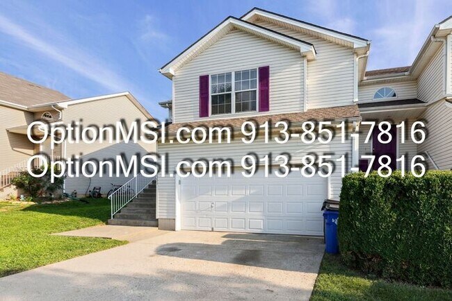 Building Photo - Well Maintained Half Duplex