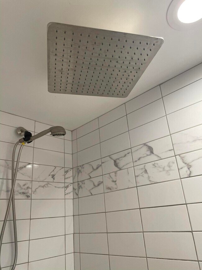 Building Photo - 3421 Holwyn Rd