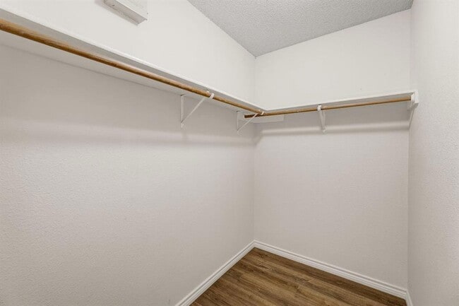 Building Photo - 2101 Parksville Way