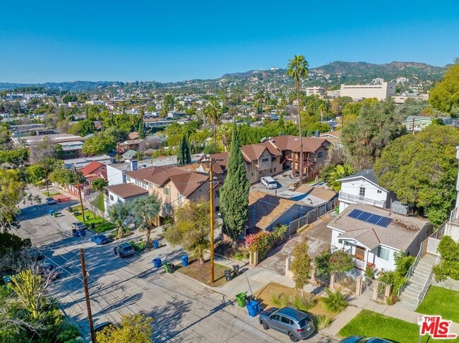 Building Photo - 4006 1/2 Sunset Dr