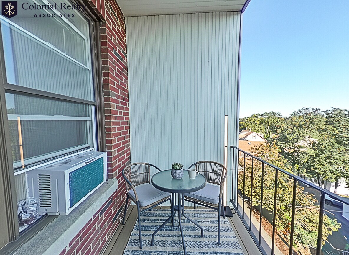 Building Photo - 2031 Commonwealth Ave