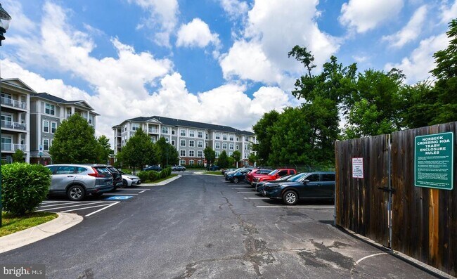 Building Photo - 3910 Doc Berlin Dr