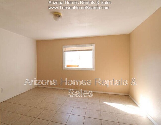 Building Photo - 801 E Halcyon Rd