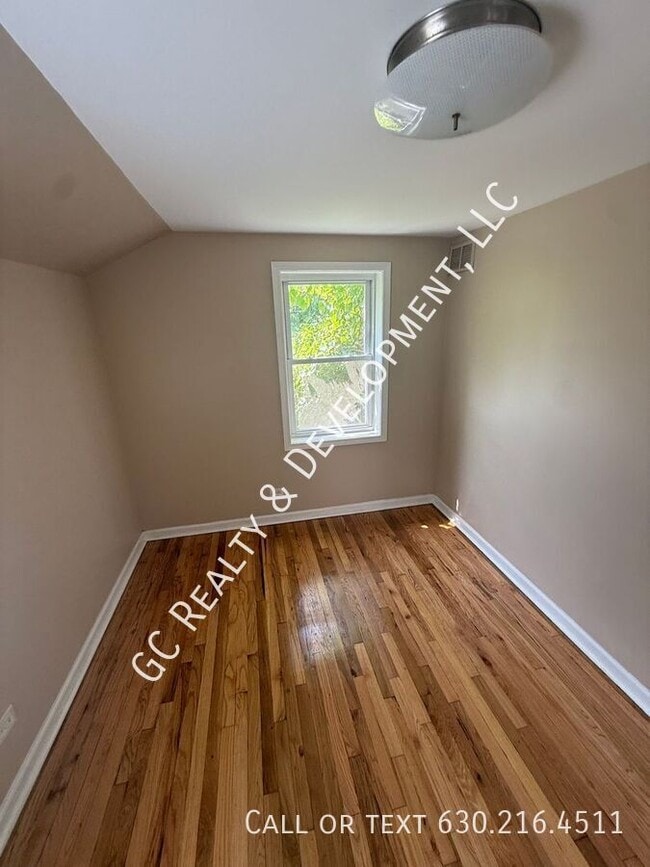 Building Photo - 9857 S Calhoun Ave