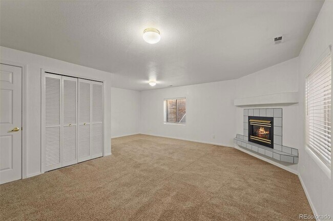 Building Photo - 6082 Colony Cir