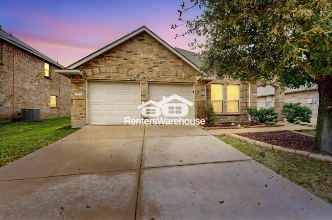 Building Photo - 1096 Oakbrook St