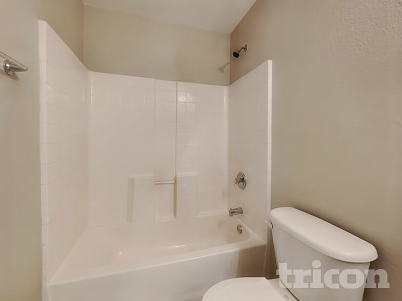 Building Photo - 18291 Troon Ave