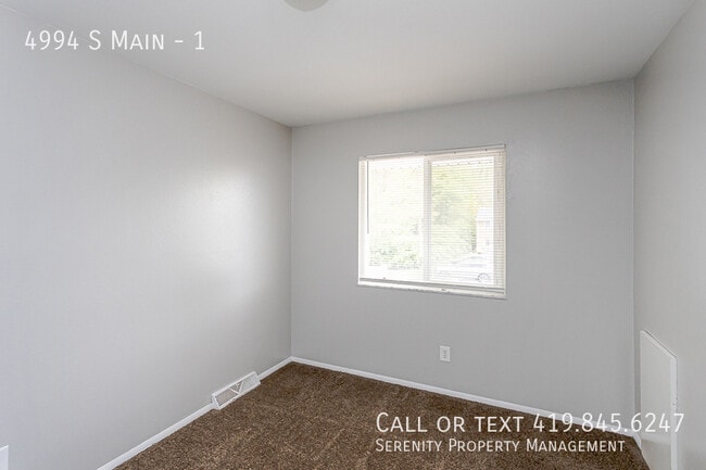 Building Photo - 4994 S Main-1