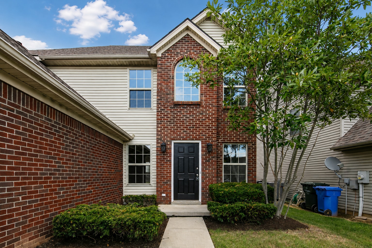 Building Photo - 565 Wellington Gardens Dr