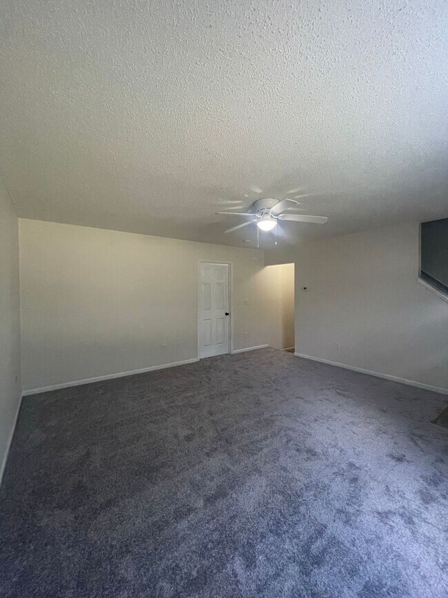 Building Photo - 1322 Devon Ln