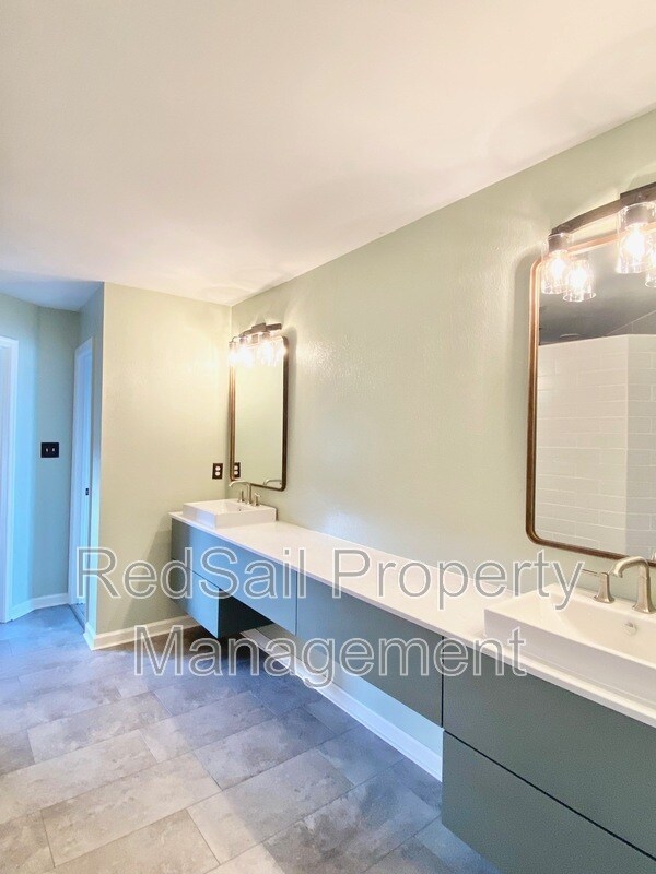 Building Photo - 256R Hunts Neck Rd