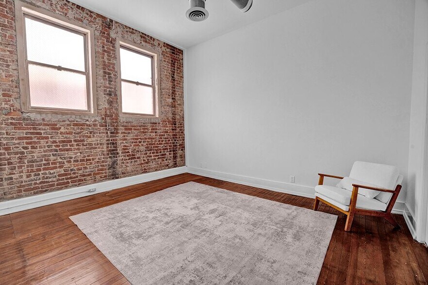 Building Photo - 2119 1st Ave N